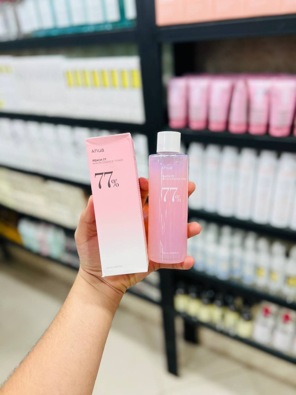 تونر هلو آنوا غنی از ویتامین ها